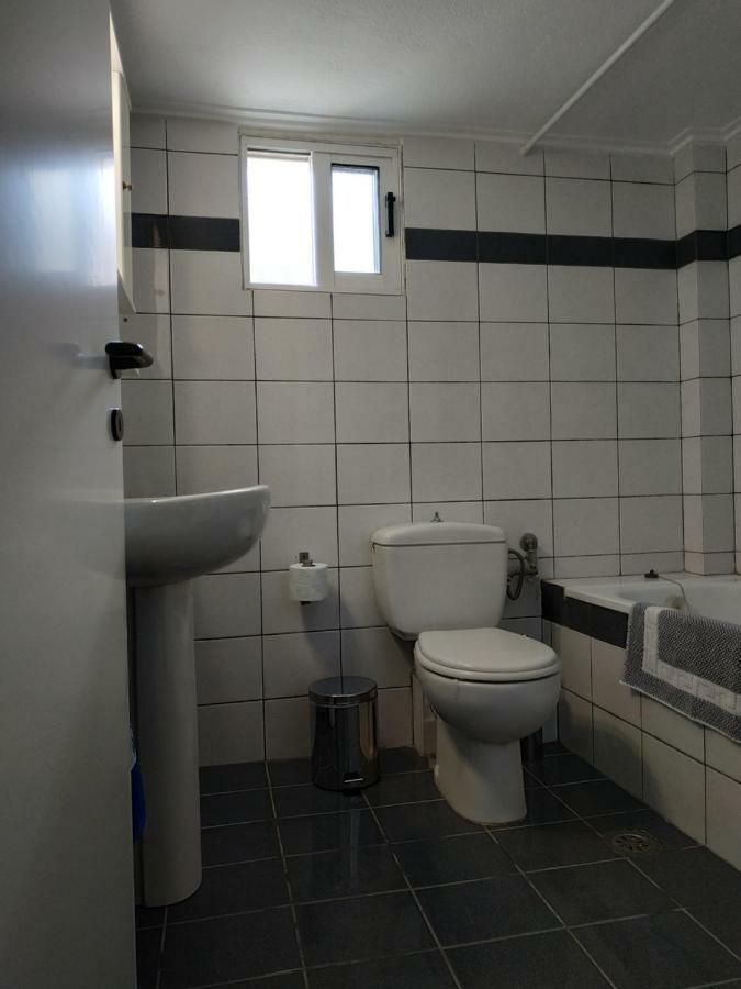 Epavlis Apartment Néa Péramos Bagian luar foto